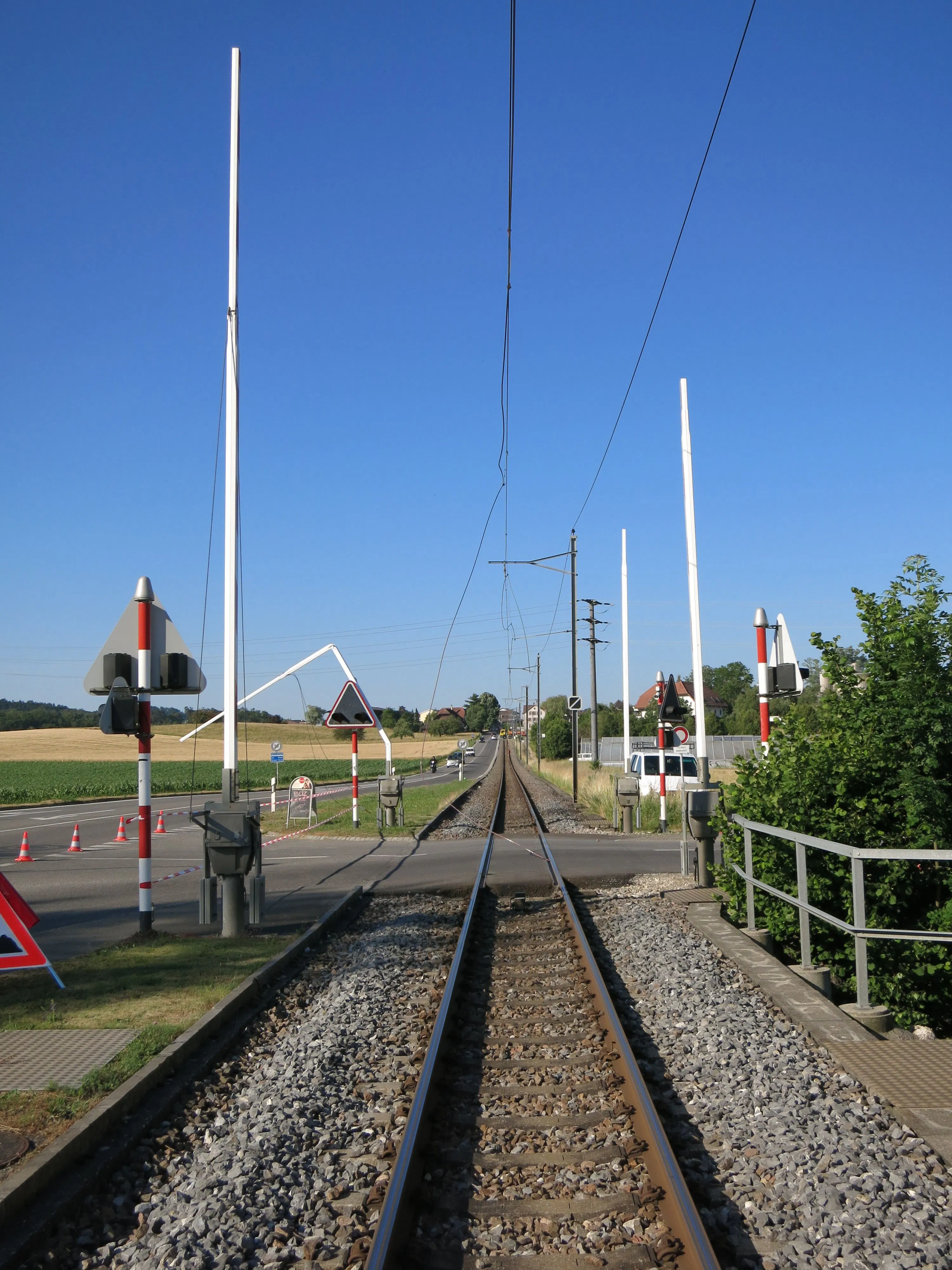 Ipsach: Fahrleitung durch Lastwagen heruntergerissen